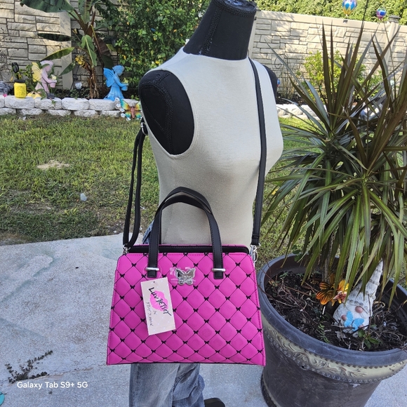 NWT FUSHIA TRIPLE COMPARTMENT LUV BETSEY SATCHEL QUILTED BUTTERFLIES - Picture 2 of 5
